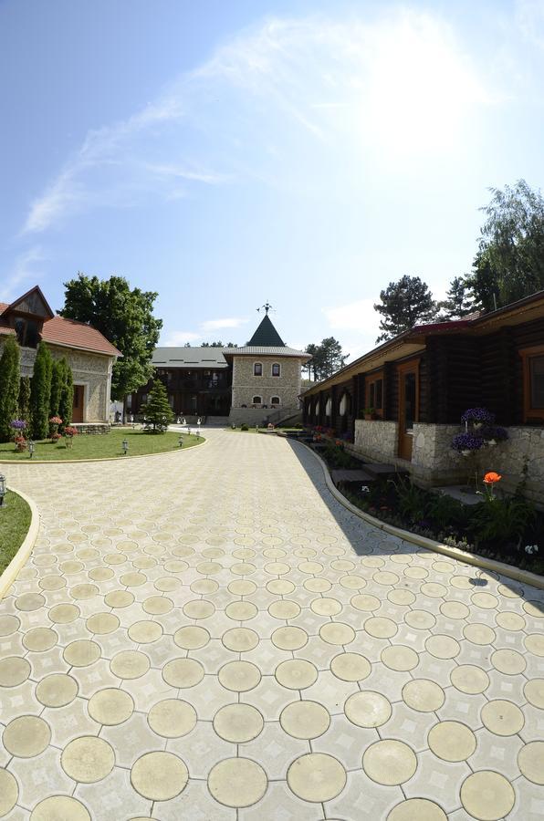 Curtea Boierului Hotel Peresecina Kültér fotó