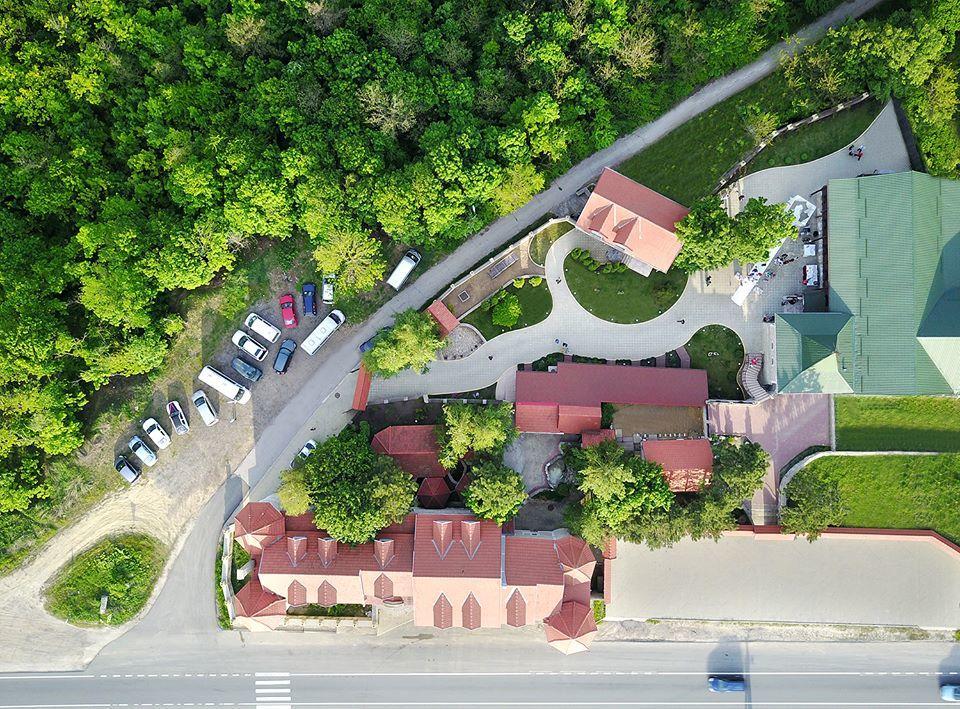 Curtea Boierului Hotel Peresecina Kültér fotó